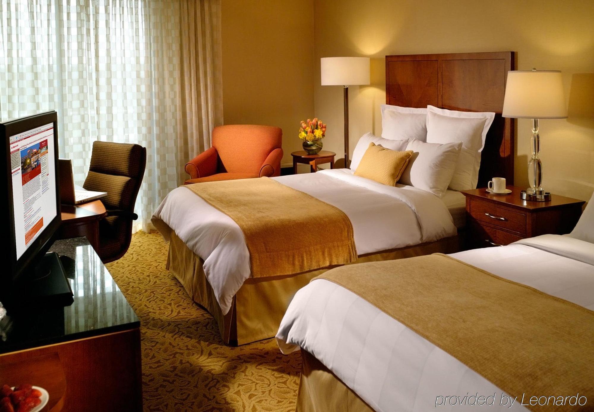 Marriott At The University Of Dayton Exterior photo